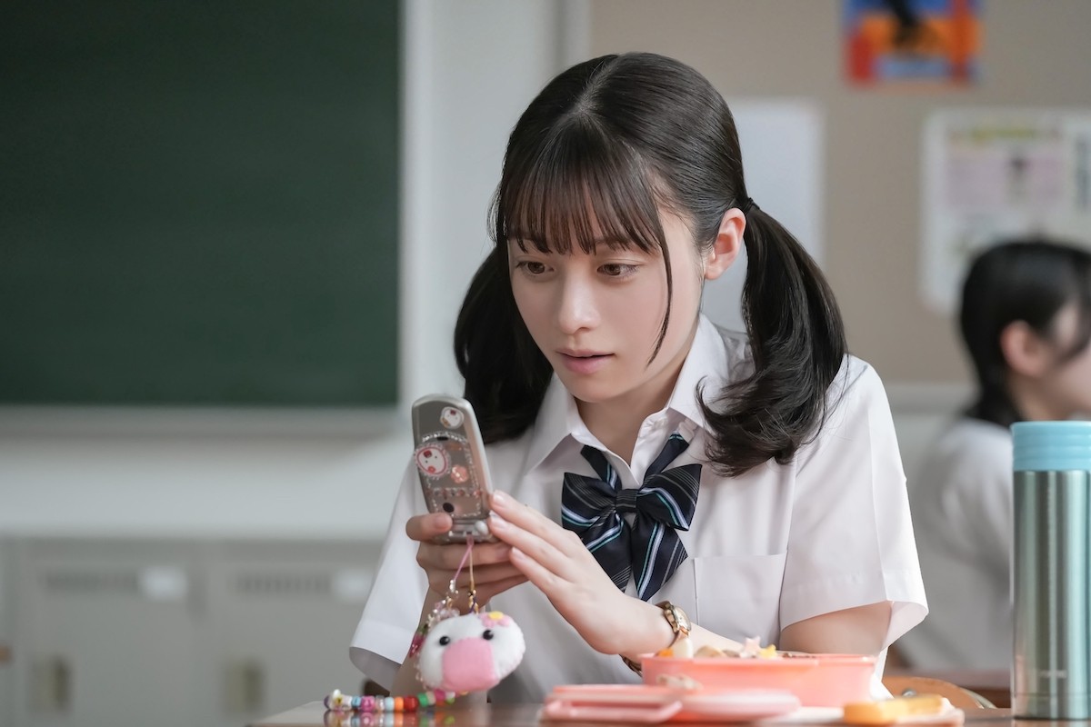 『おむすび』“結”橋本環奈が超絶あか抜け！ 制服ギャル姿に称賛続々「超かわいい！」「キラキラしてる」