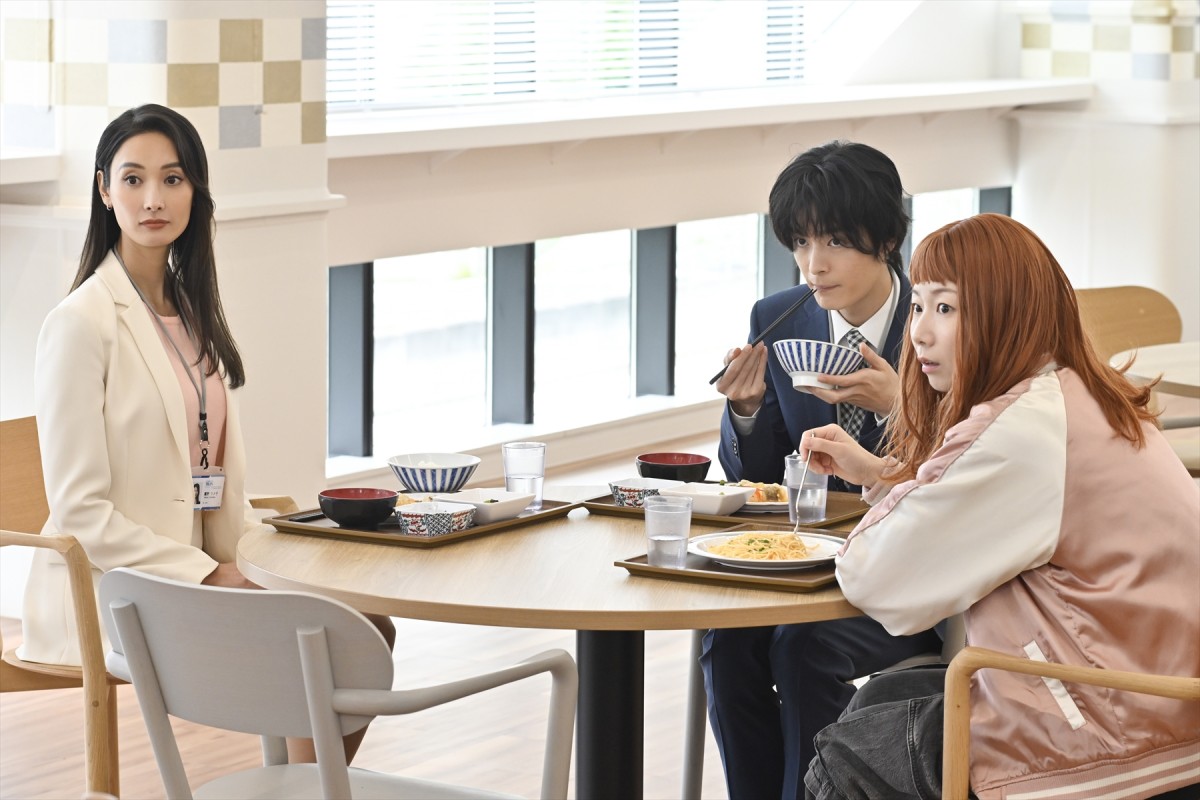 『無能の鷹』“鷹野”菜々緒、上司と一緒にまさかの場所へ　ネット爆笑「朝ドラ始まったかと思ったww」