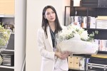 ドラマ『無能の鷹』のクランクアップを迎えた菜々緒