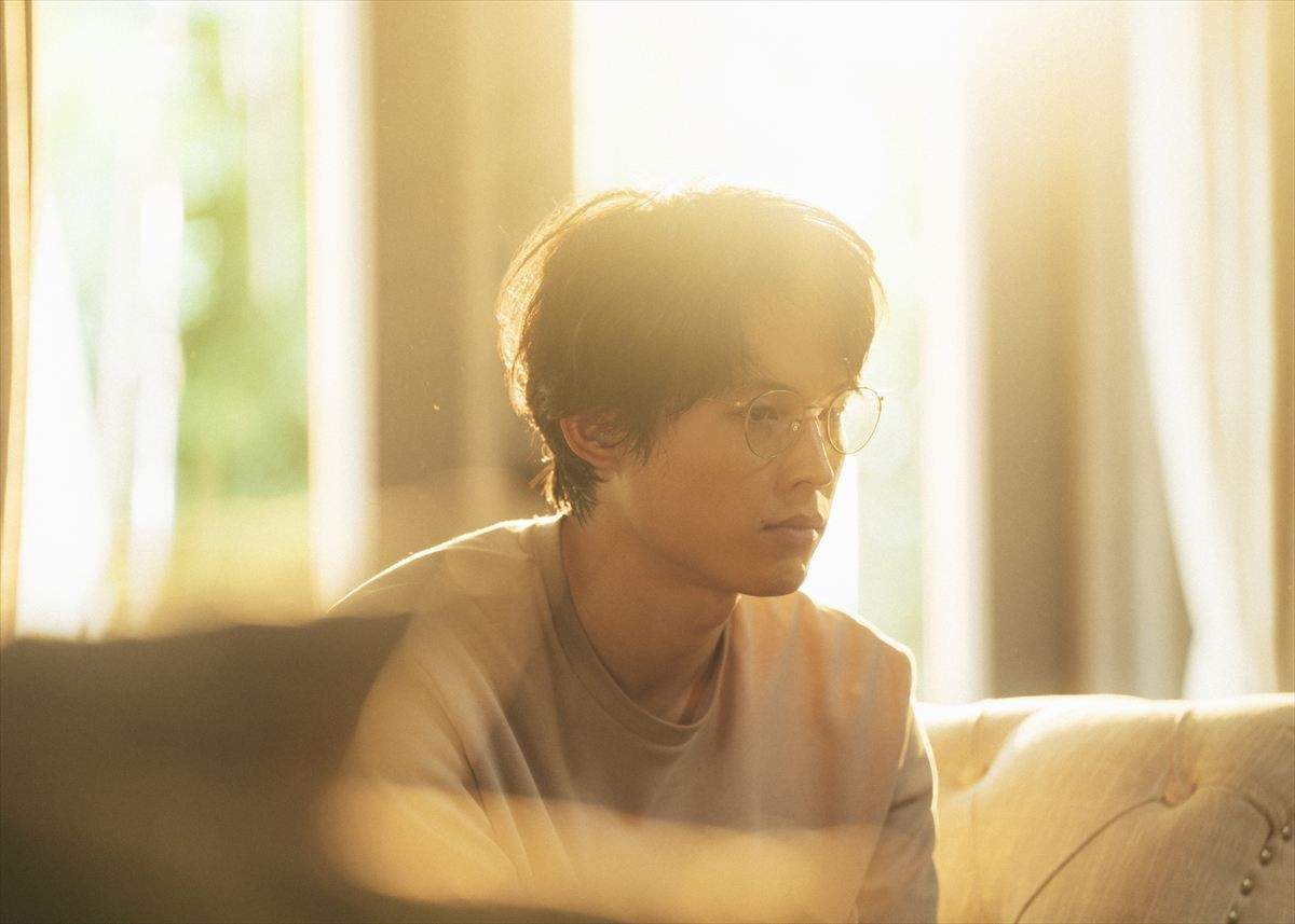 松たか子×松村北斗の温かな日常や“キュン”シーン満載『ファーストキス　1ST KISS』場面写真一挙解禁