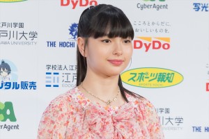 中西希亜良、「第49回報知映画賞」表彰式に登場