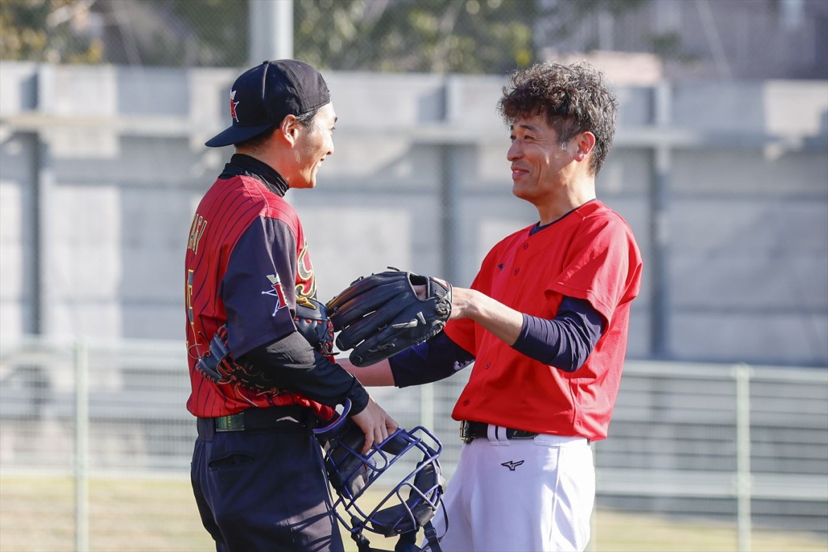 M‐1準優勝・バッテリィズ、佐藤隆太、鈴木福、高橋優斗、DeNA三浦大輔監らが野球対決に参戦！　あす放送『超アスリートvs芸能人』