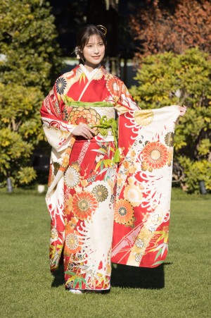 玉田志織、「オスカープロモーション2025年新春晴れ着撮影会」にて