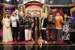 『大悟の芸人領収書 新春SP』（左から）渡邉結衣アナウンサー、盛山晋太郎、リリー、秋山竜次、大悟、手越祐也、板倉俊之、河井ゆずる、イワクラ