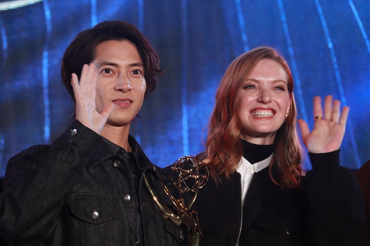 山下智久、国際エミー賞のトロフィーにビックリ！　『神の雫』が受賞＜東京コミコン2024＞