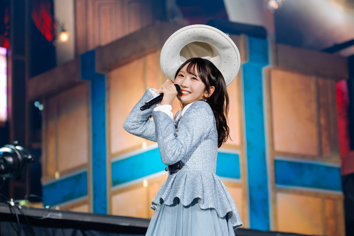 日向坂46、東京ドームライブ　卒業メンバー＆オードリーがサプライズ出演　新曲初披露も