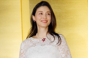 橋本マナミ、映画『身代わり忠臣蔵』完成披露舞台挨拶に登場
