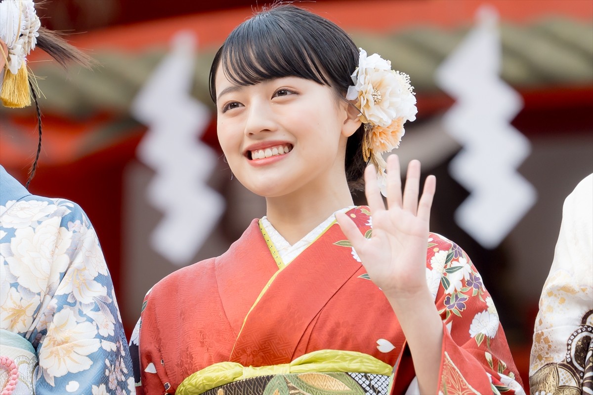 生見愛瑠、晴れ着姿で2024年の目標明かす　2023年は「焦っていた1年」