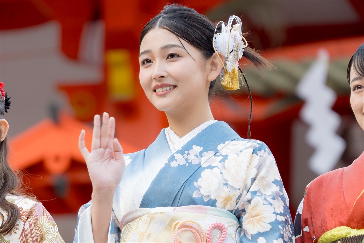 生見愛瑠、晴れ着姿で2024年の目標明かす　2023年は「焦っていた1年」