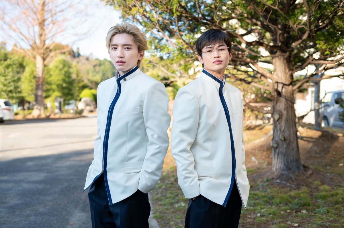 ドラマ『マルス-ゼロの革命-』より(左から)主演・道枝駿佑、第1話ゲスト・西垣匠