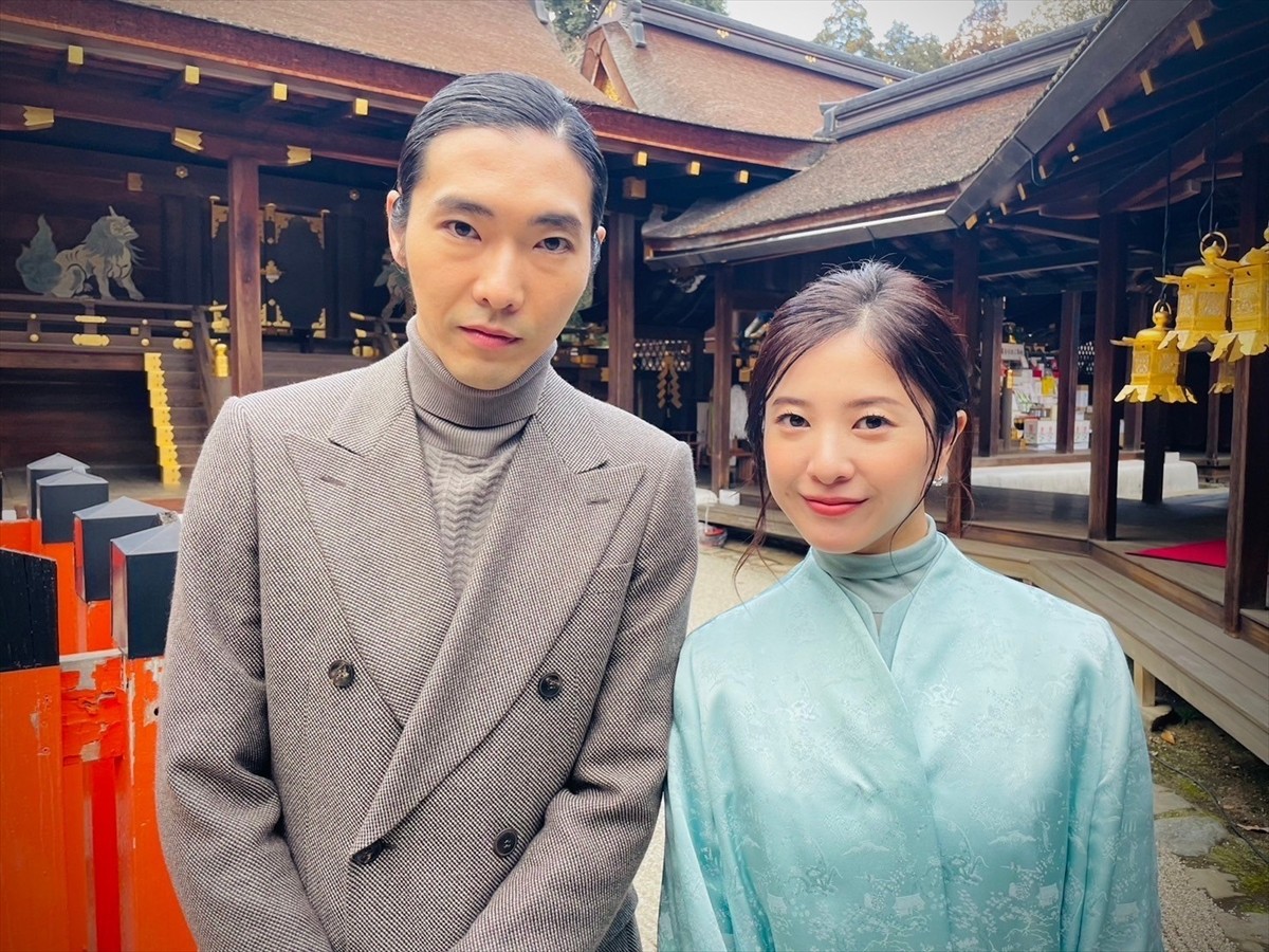 吉高由里子＆柄本佑、紫式部ゆかりの京都・上賀茂神社を参拝　【大河ドラマ『光る君へ』】