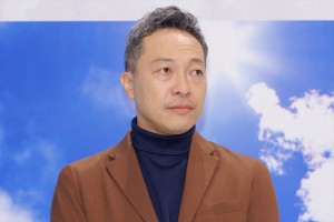 音尾琢真、ドラマ『ジャンヌの裁き』記者会見に登場