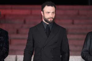 コズモ・ジャーヴィス、ディズニープラスSTARオリジナルシリーズ『SHOGUN 将軍』来日大ヒット祈願イベントに登場