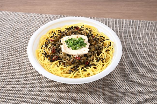 ファミマ×「鎌倉パスタ」がコラボ！　もちもち食感の生パスタを使った2品が登場