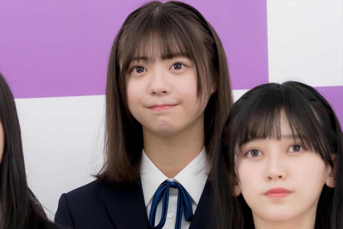 乃木坂46・5期生、齋藤飛鳥に写真集をお渡し「見てくれたらうれしいな」　それぞれのチャームポイントも告白