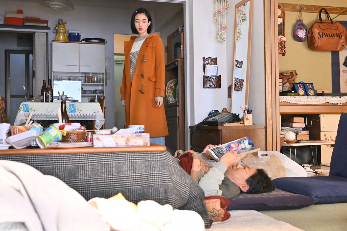 『不適切にもほどがある！』“純子”河合優実のワンレンボディコン姿に反響「マブい」「似合ってる」