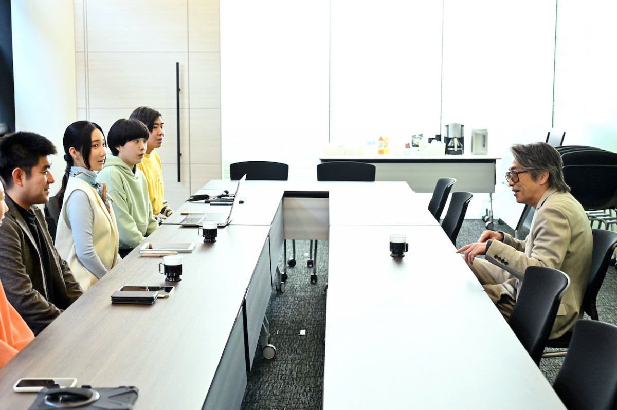 『不適切にもほどがある！』第6話　“市郎”阿部サダヲ、令和のテレビ局で昭和世代の大物脚本家と対面