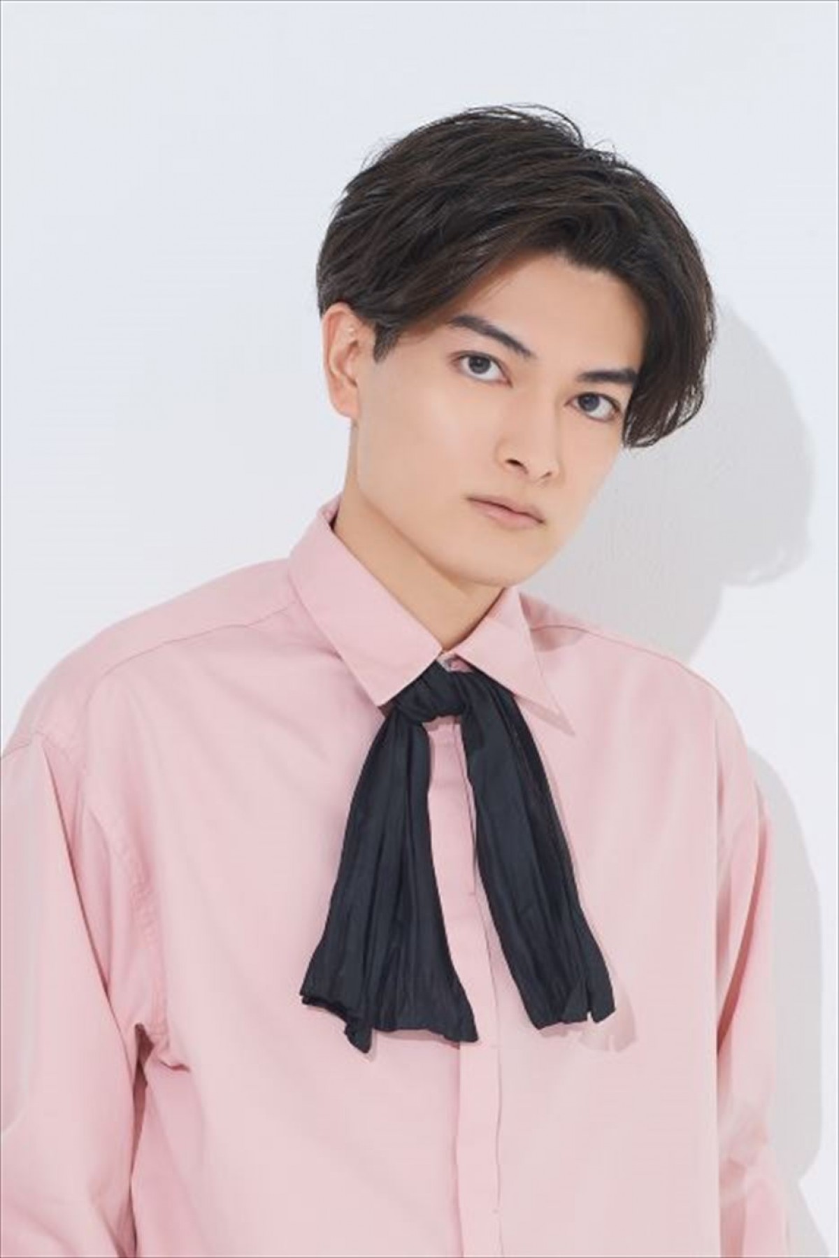 藤田玲主演×ノンスタ石田明演出、舞台『パリピ孔明』キャラビジュ解禁　新たにNMB48・眞鍋杏樹ら出演