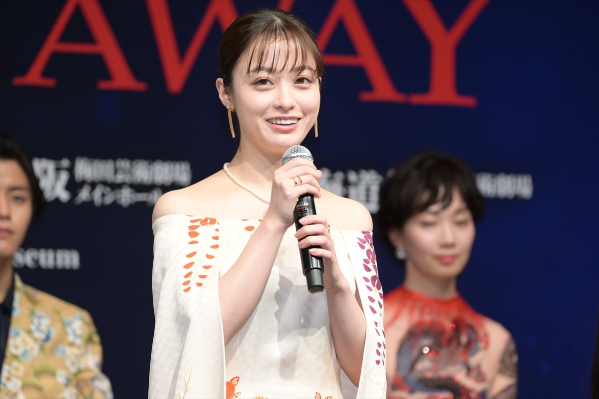 橋本環奈＆上白石萌音、舞台『千と千尋』再演に喜び「かけがえのない作品」「折に触れて思い出す大切なもの」