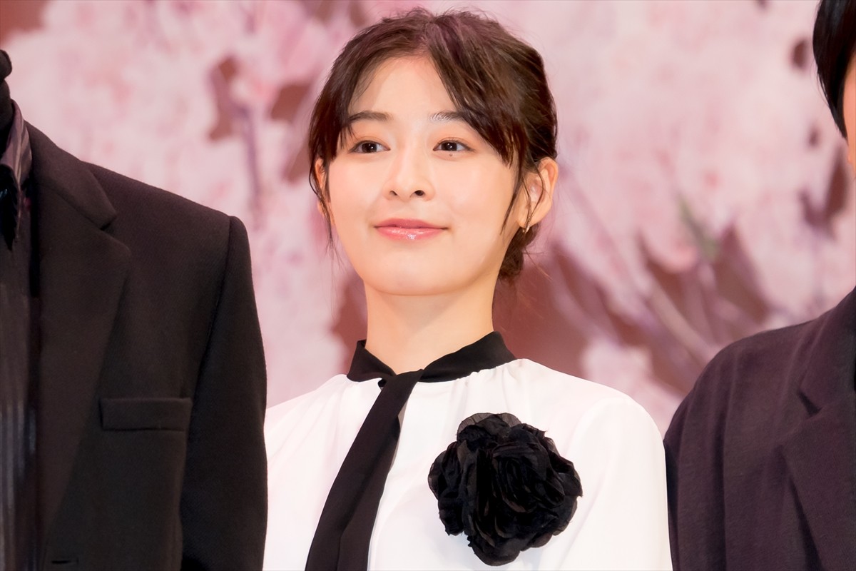 佐藤健、現場での長澤まさみの様子明かす「番長のようにみんなを引っ張ってくれました」