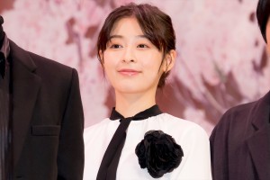 森七菜、映画『四月になれば彼女は』完成披露試写会に登場