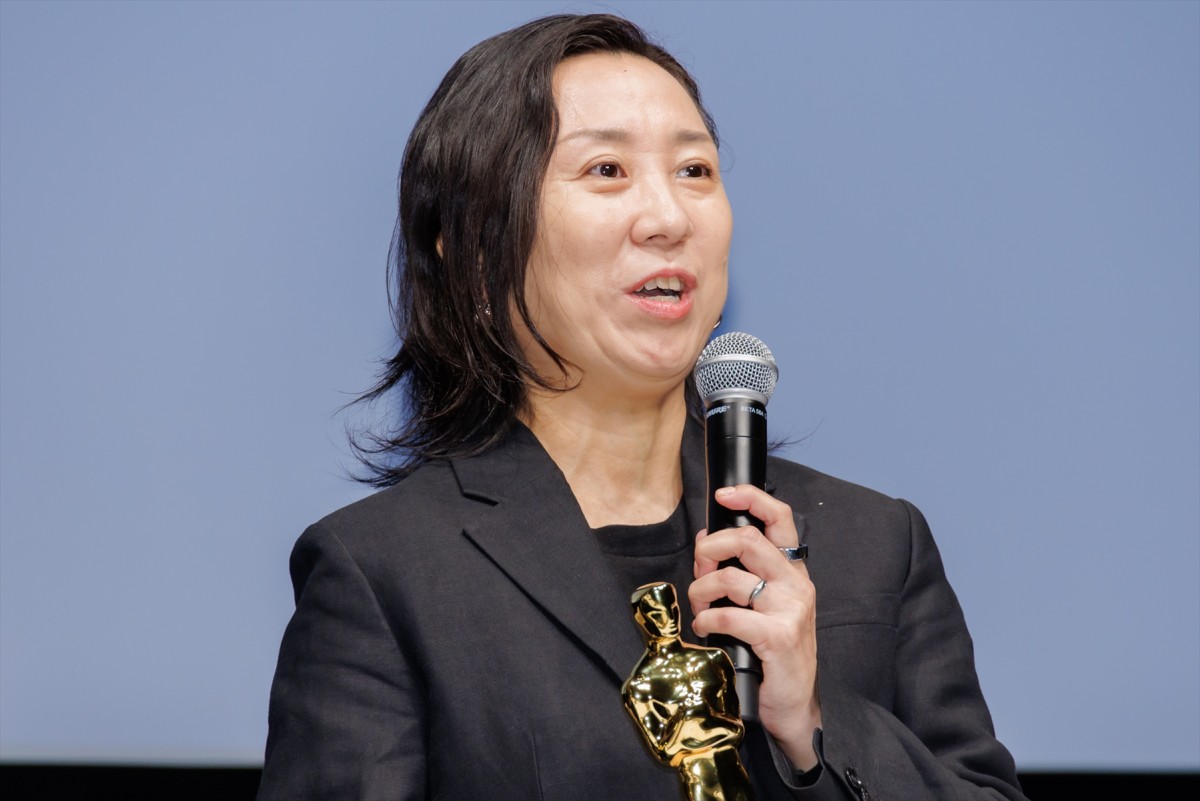 浜辺美波、『ゴジラ-1.0』アカデミー賞受賞を祝福　オスカー像は「思っていたよりすっごく重たい」