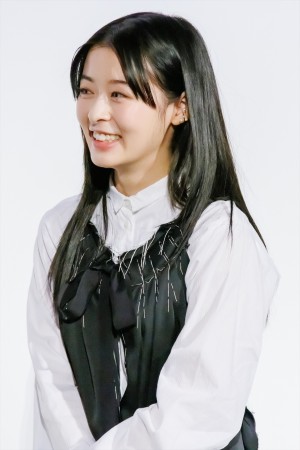 森七菜、映画『四月になれば彼女は』初日舞台挨拶に登場