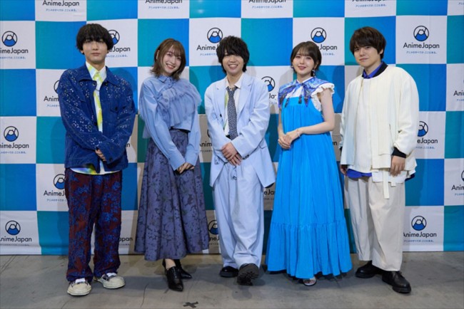 TVアニメ『アオのハコ』AJスペシャルステージに出席した（左から）小林千晃、上田麗奈、千葉翔也、鬼頭明里、内田雄馬