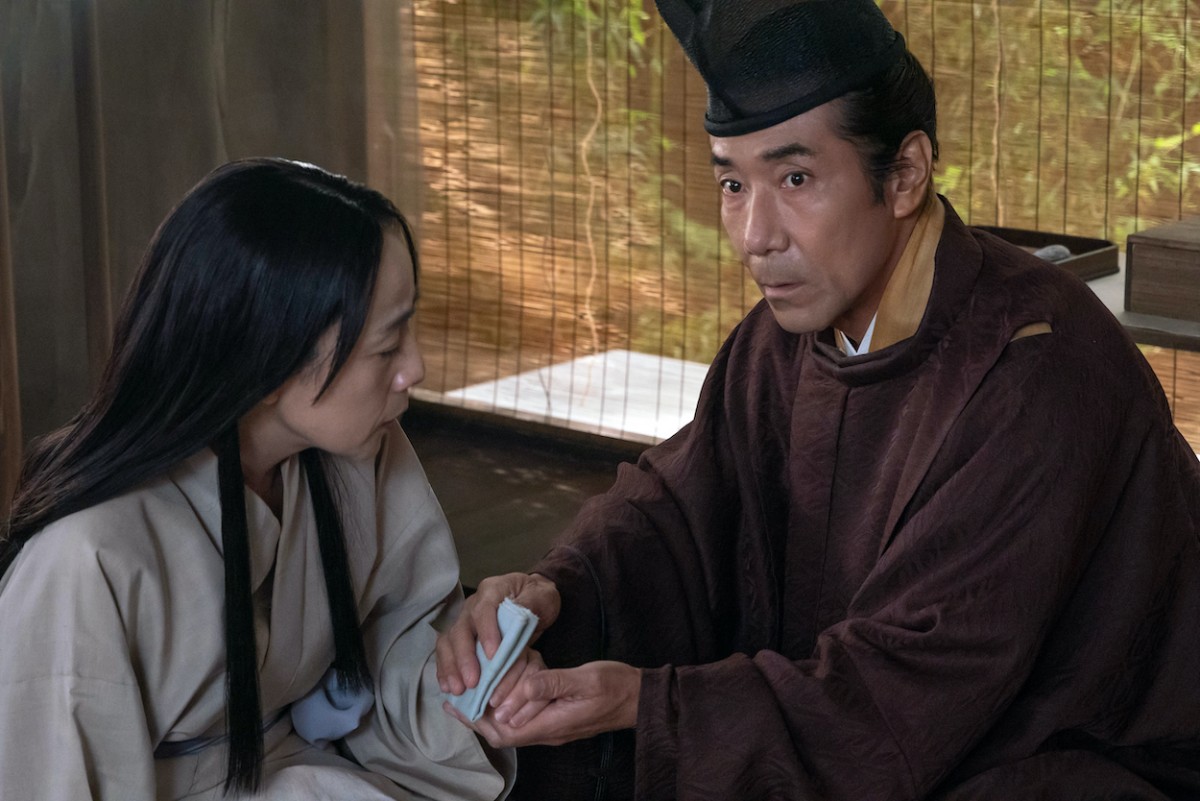 『光る君へ』第10回　“まひろ”吉高由里子、“道長”柄本佑から届いた恋文の返事をしたためる