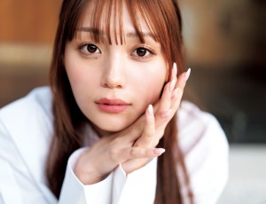 大人気インフルエンサーの実妹・野咲美優19歳、美脚映える人生初グラビア