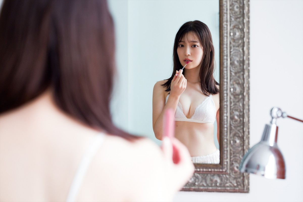 乃木坂46・阪口珠美、アンダーメンバーとして培った「誰にも負けない強い思い」　写真集で卒業を実感した衣装とは