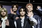 『INI EXHIBITION‐DESTINED HORIZONS‐』の取材会に登壇したINIメンバー