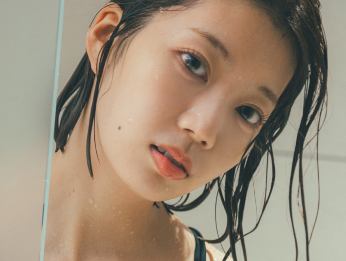 日向坂46 高本彩花 1st写真集『僕の記憶の中で』より