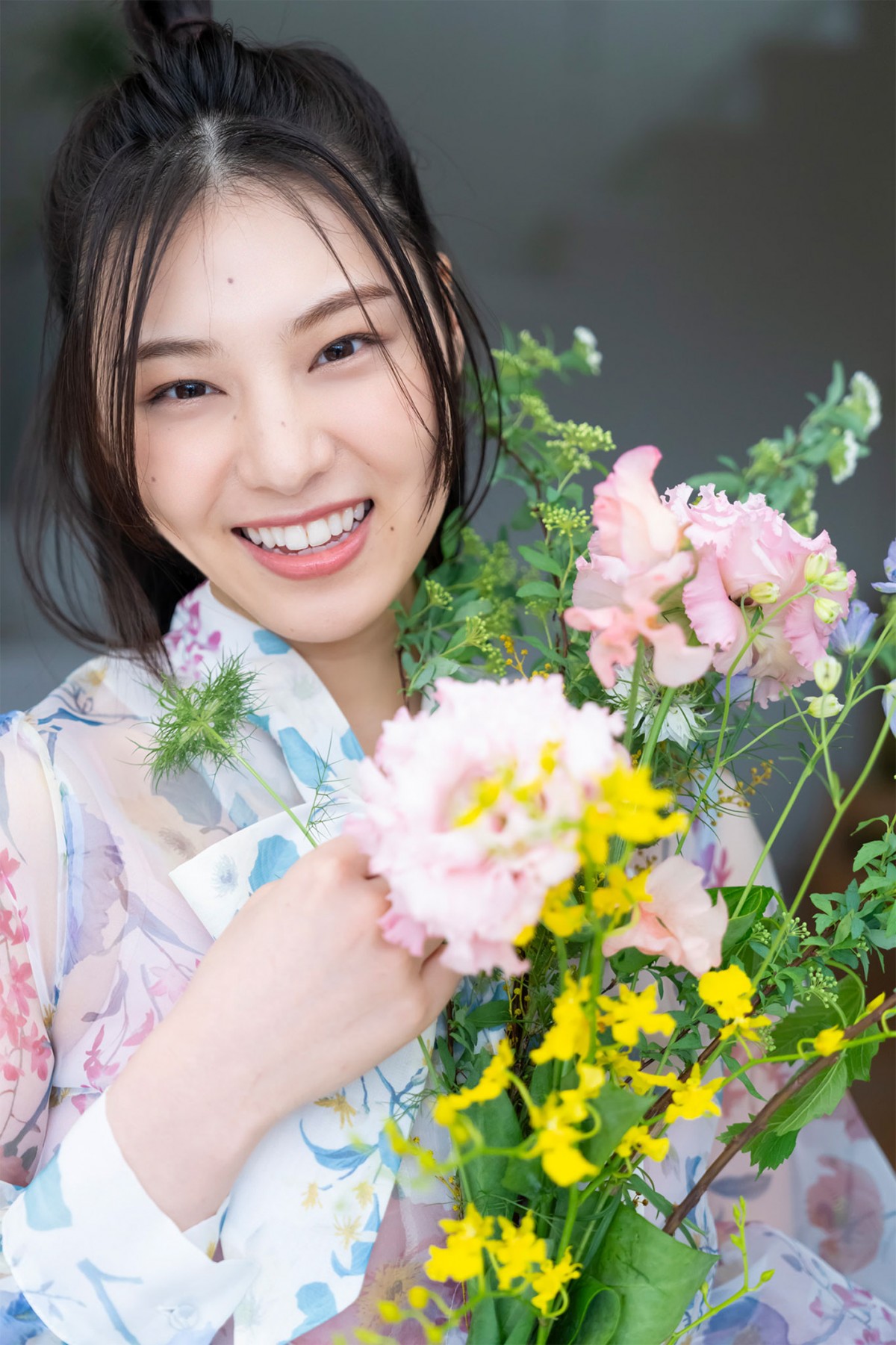 『SPA!デジタル写真集 相楽伊織「咲き誇る花は美しい」』より