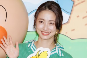 上戸彩、映画『それいけ！アンパンマン ばいきんまんとえほんのルルン』公開アフレコイベントに登場