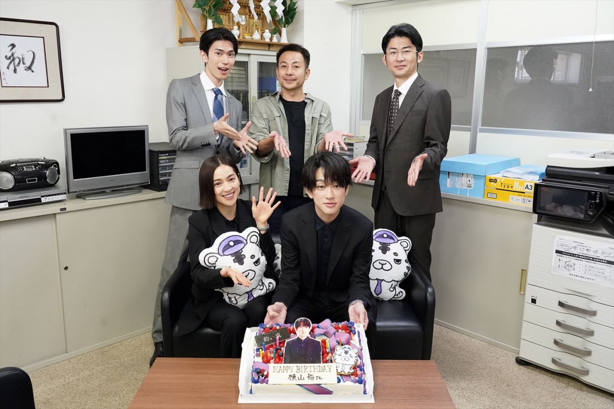 ドラマ『約束 ~16年目の真実~』撮影現場で横山裕の誕生日を祝福