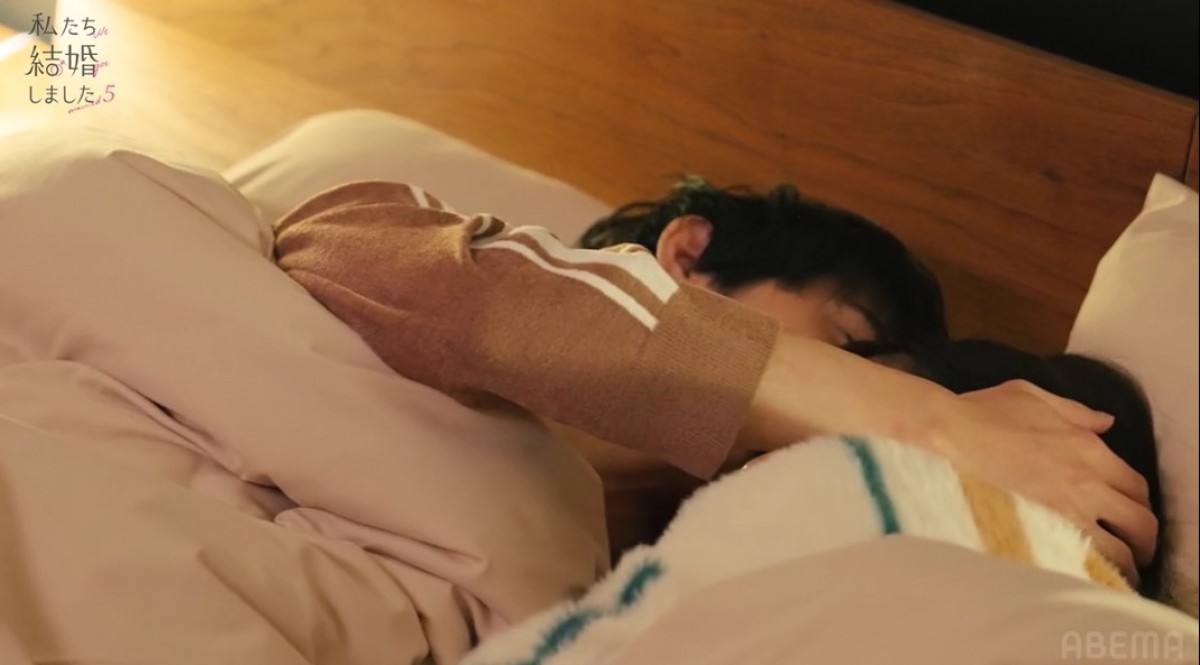 元国民的アイドル、”夫”と最後の夜に我慢できず”キスのおねだり”！