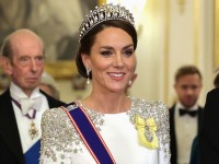 がん闘病中のキャサリン妃、家族と外出を目撃される