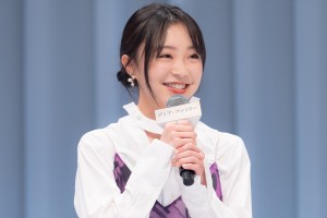 新井美羽、映画『ディア・ファミリー』完成披露試写会に登場
