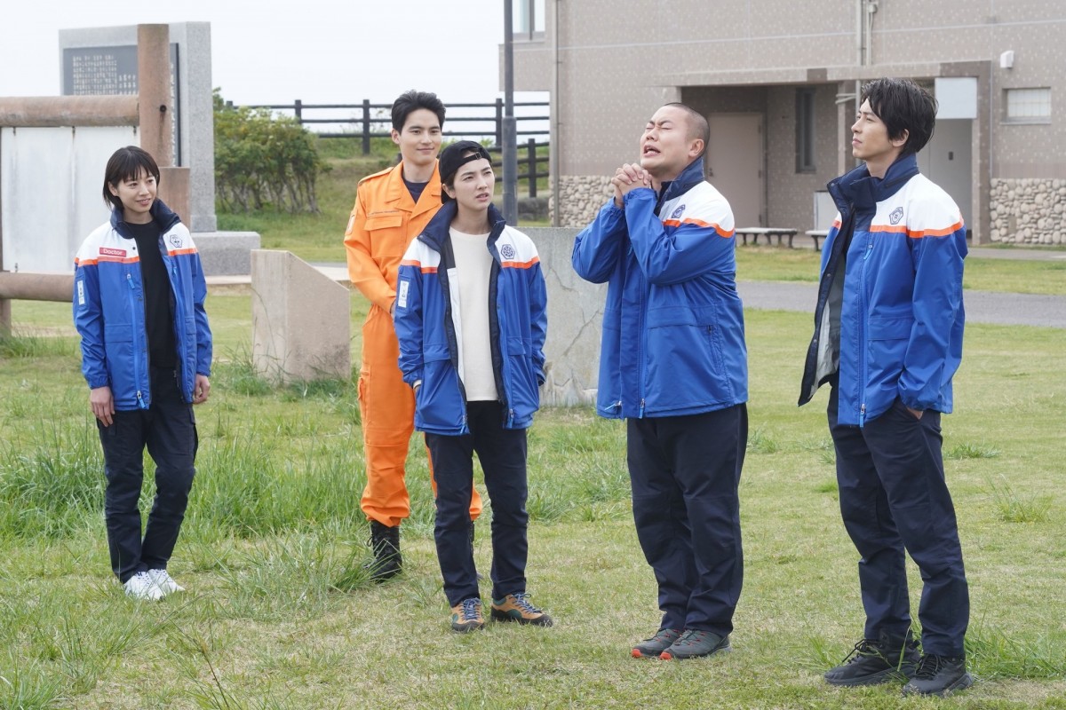『ブルーモーメント』“晴原”山下智久、突然の新メンバーとの対面に困惑　実力派俳優の登場に反響「敵なの?!味方なの?!」