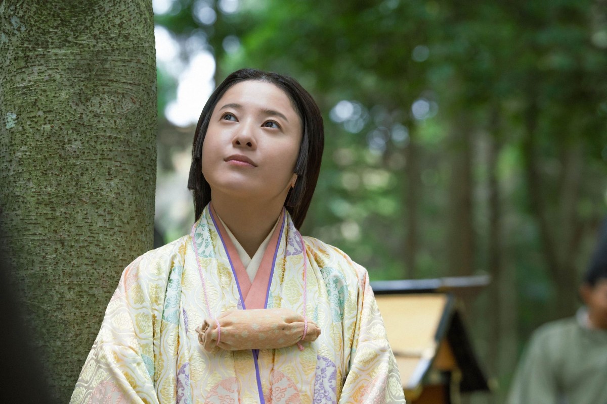 『光る君へ』“まひろ”吉高由里子、“道長”柄本佑に別れのキス　視聴者キュン「美しい！！」