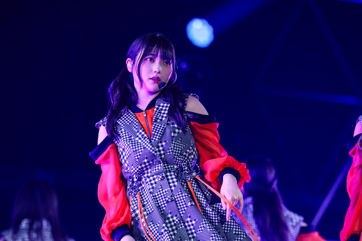 櫻坂46「BACKS LIVE!!」“表題曲なし”の挑戦的セットリスト　12人が熱いパフォーマンス