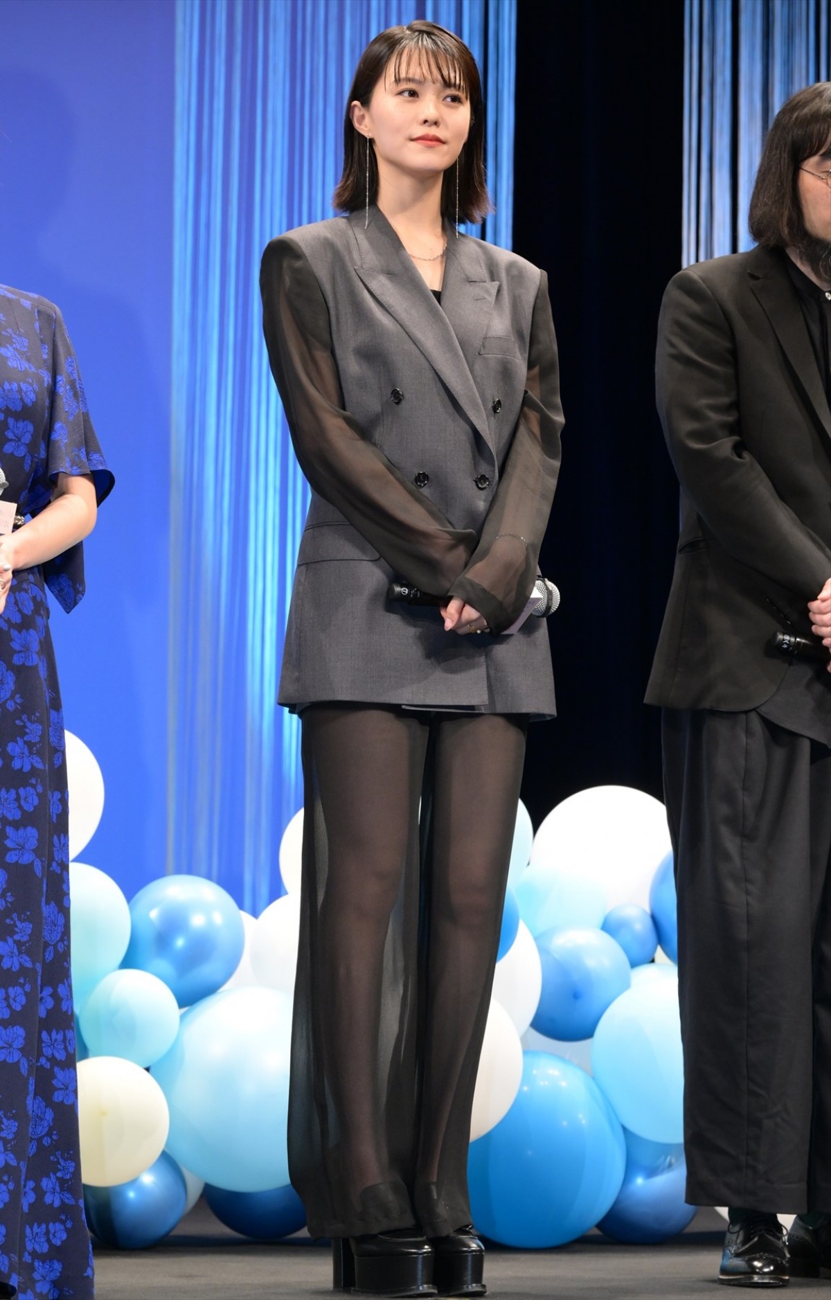 永野芽郁、舞台挨拶中ハプニングに見舞われた高橋文哉に神対応　観客沸かせる