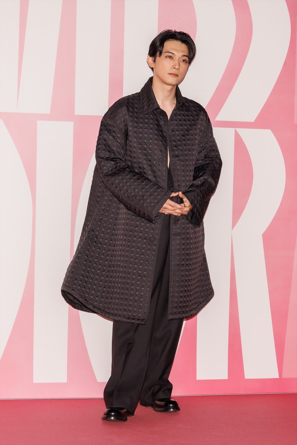 山下智久、BLACK PINK・ジス、ナタリー・ポートマンら豪華ゲストが集結「ミス ディオール 展覧会 ある女性の物語」