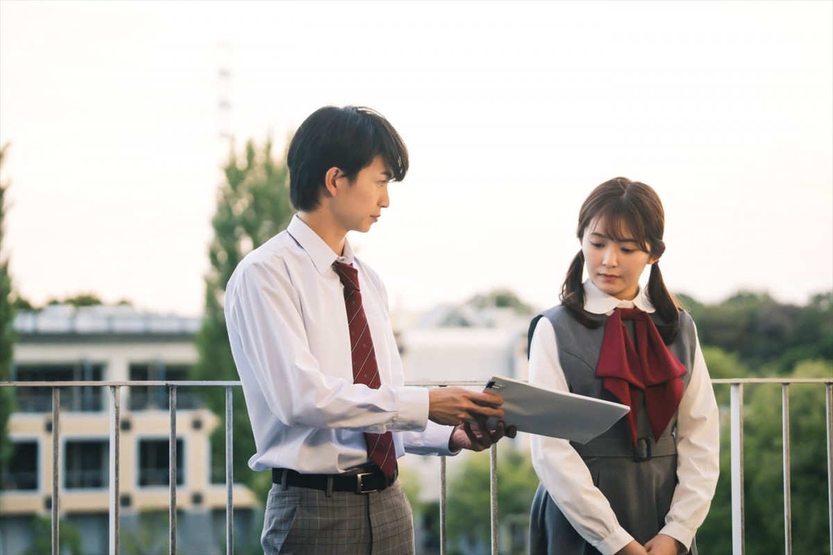 櫻坂46・藤吉夏鈴主演『新米記者トロッ子』新場面写真解禁　個性豊かなキャラクターも明らかに！