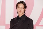 山下智久、「ミスディオール展覧会　ある女性の物語」に登場