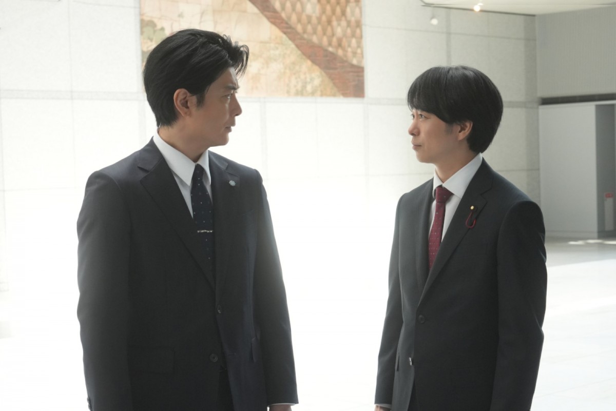 水川あさみが新聞記者、櫻井翔が政治家、玉山鉄二がその秘書に！　『笑うマトリョーシカ』場面写真初解禁　6.28スタート