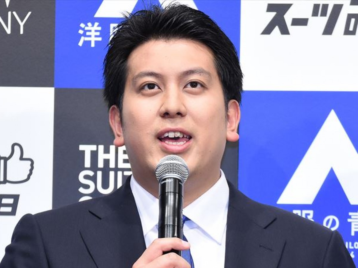 THE SUIT COMPANY『グッドスーツの日』制定記念PRイベントに登場した実方孝生(レインボー)