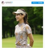 キュートなゴルフコーデでプレーを楽しむ望月理恵　※「望月理恵」インスタグラム