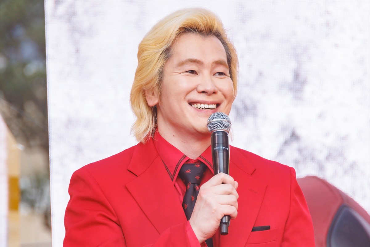 ダンディ坂野「クビにならないように頑張りたい」　自虐で笑い誘う